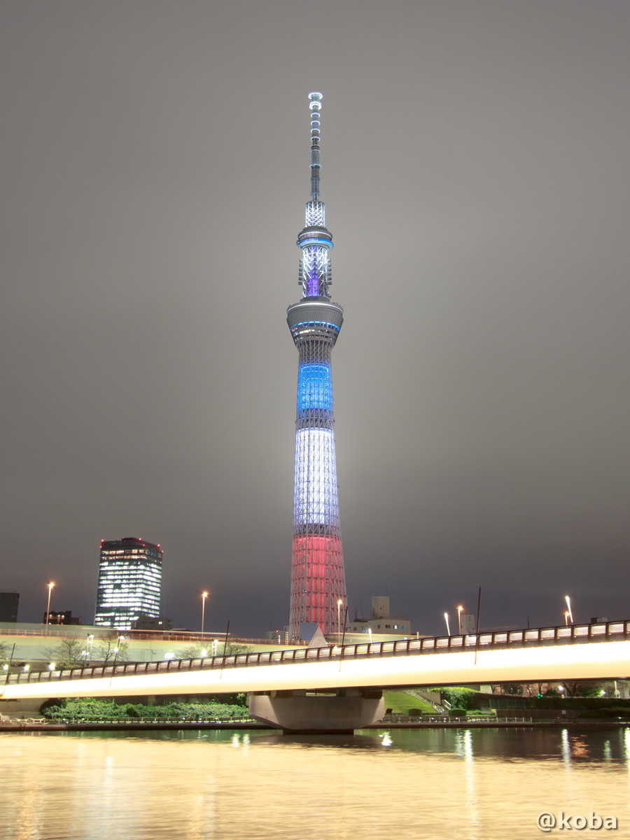 東京スカイツリー 仏国旗トリコロール 浅草側 桜橋付近より こばフォトブログ 自分らしく自由気ままに