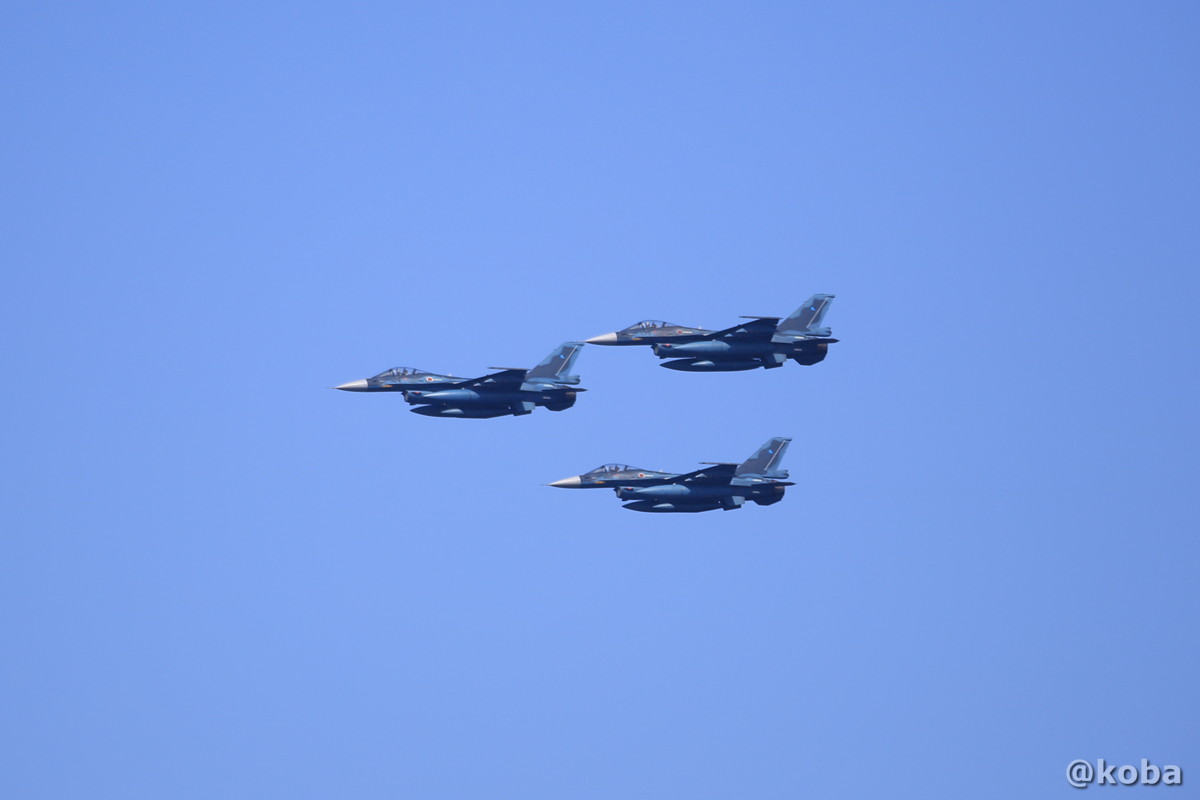 F-2の写真｜#05 航空機の観閲・祝賀飛行｜観艦式2015 船越岸壁 横須賀｜こばフォトブログ