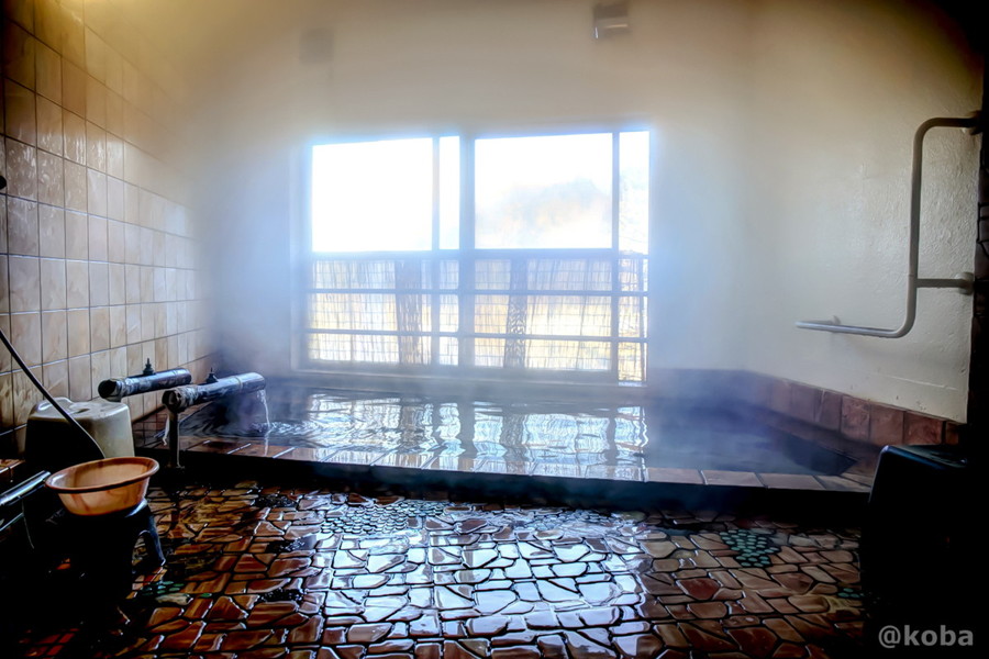 湯気が立ち込める浴室