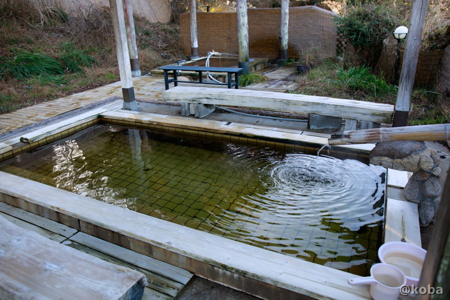 緑に囲まれた開放感のある露天風呂