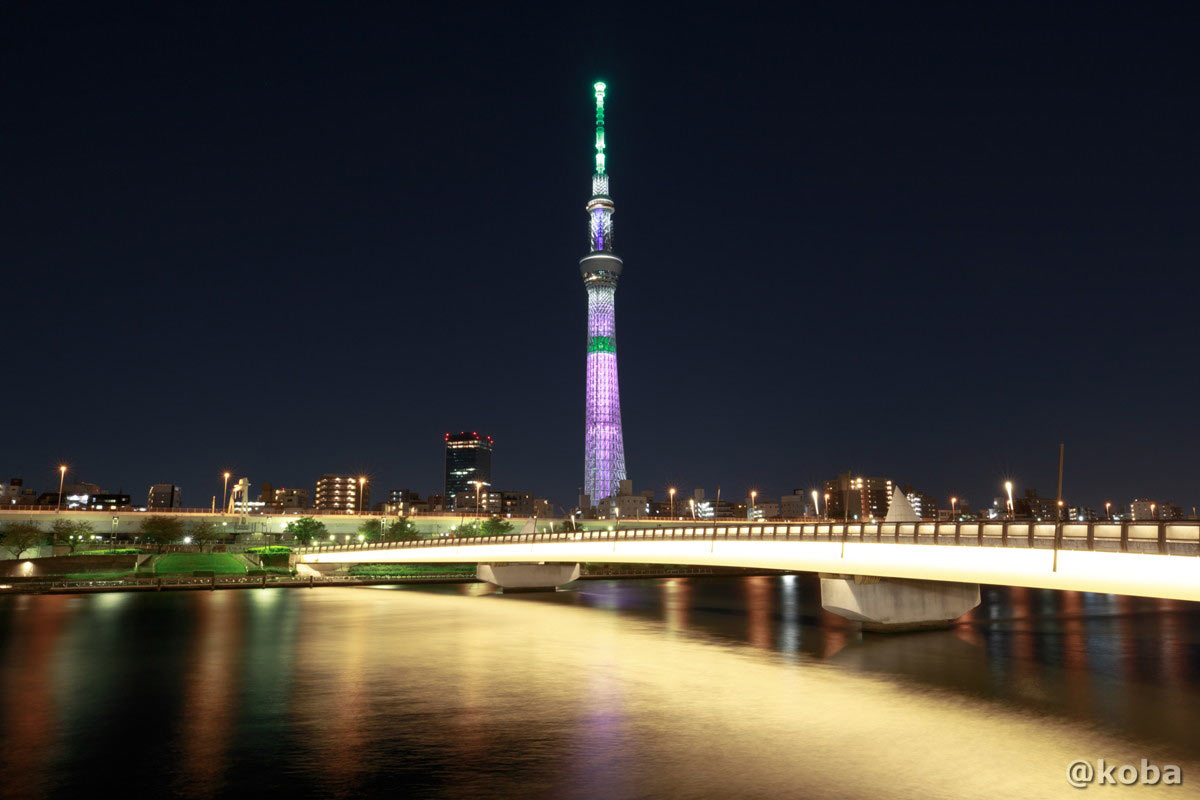 桜橋から望む東京スカイツリー 鬼滅の刃 竈門禰豆子イメージの特別ライティング