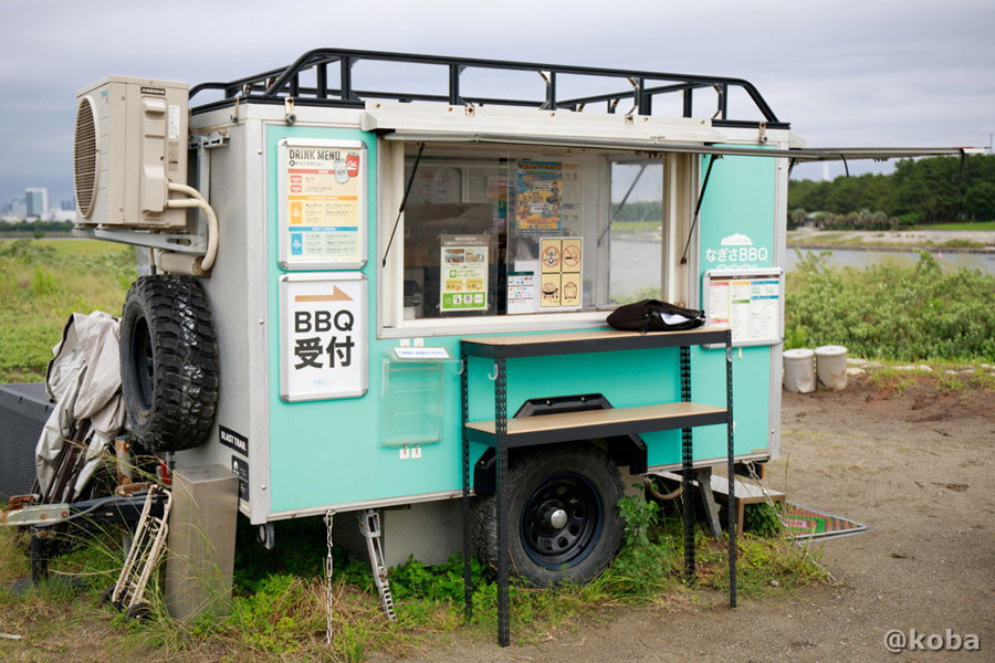 なぎさBBQの受付窓口(トレーラーハウス)