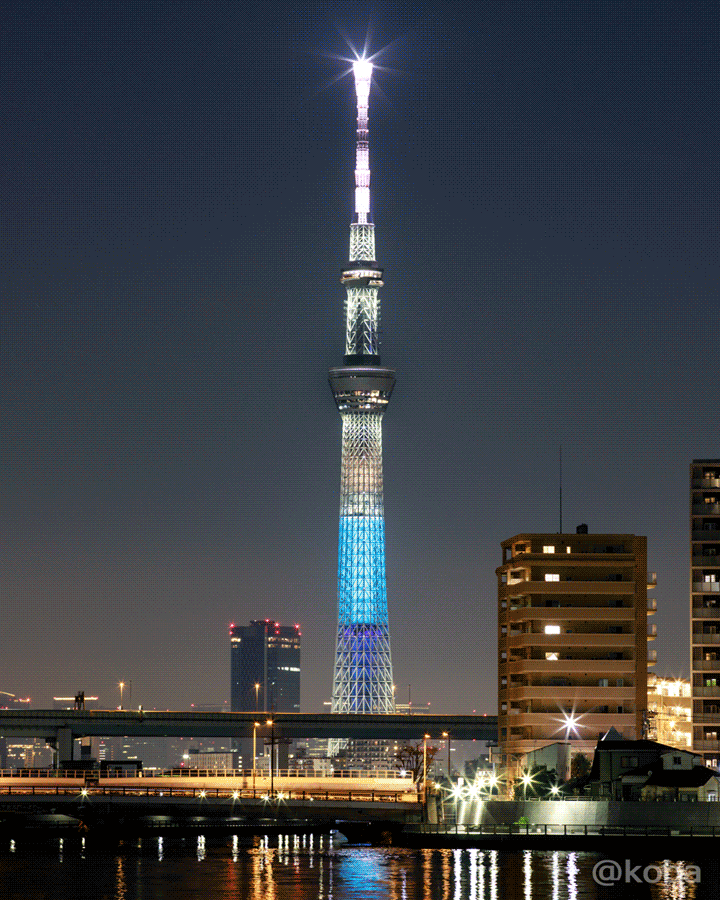 東京スカイツリー 嘴平伊之助をイメージした勢いのある特別ライティング 1