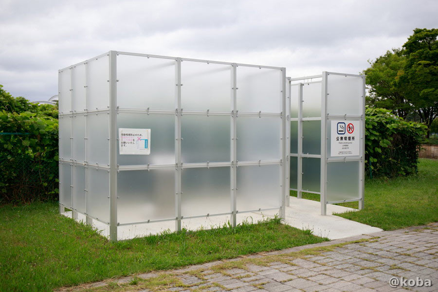 辰巳の森海浜公園 バーベキュー広場近くの公衆喫煙所
