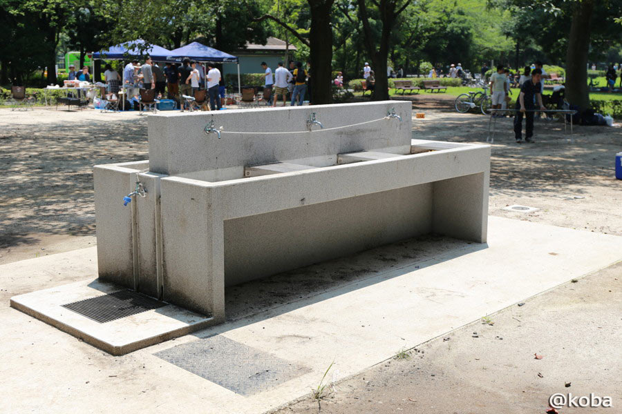 広々としていて水圧もしっかりしている使いやすい木場公園バーベキュー広場の洗い場