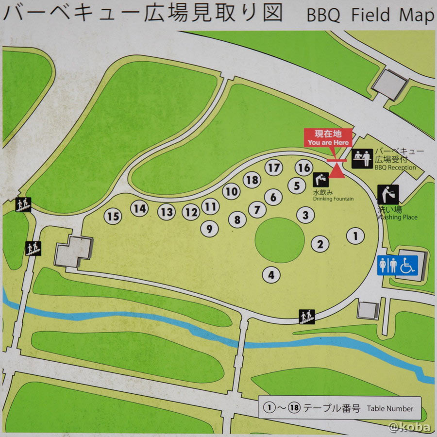 バーベキュー広場見取り図(全18区画のテーブル配置と受付・洗い場の位置関係)