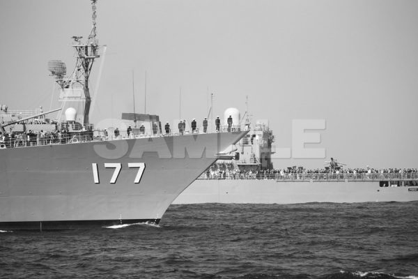 a0090_観艦式 「177あたご」#06 白黒,船,護衛艦,日本,船首