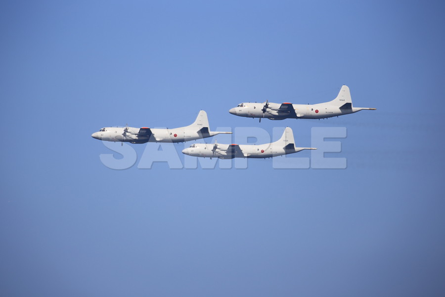 観艦式 「P-3C」 青 空 飛行機