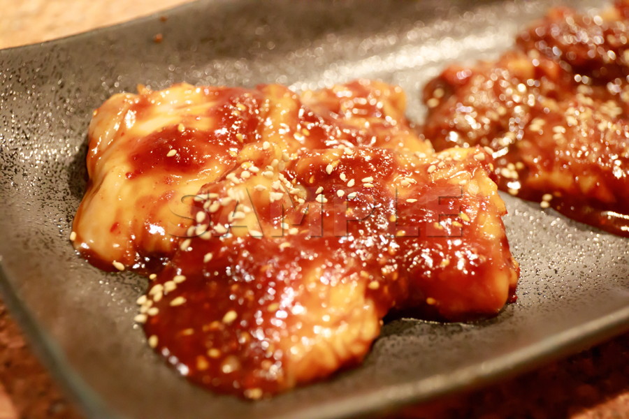 ホルモン（牛の小腸 ） / 味噌タレ / 牛肉 / ホルモン焼き / 内臓肉 / 臓物 / もつ / 6,000×4,000pixel │無料画像・フリー素材